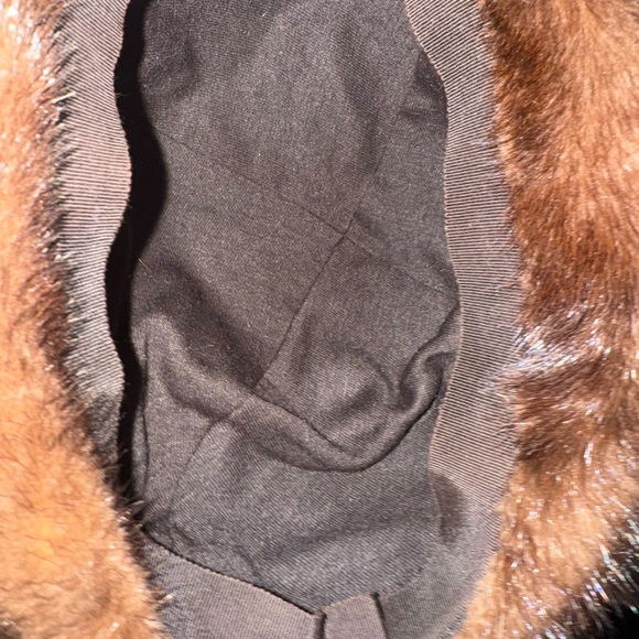 Elegant Brown Fur Hat - Picture 3 of 4